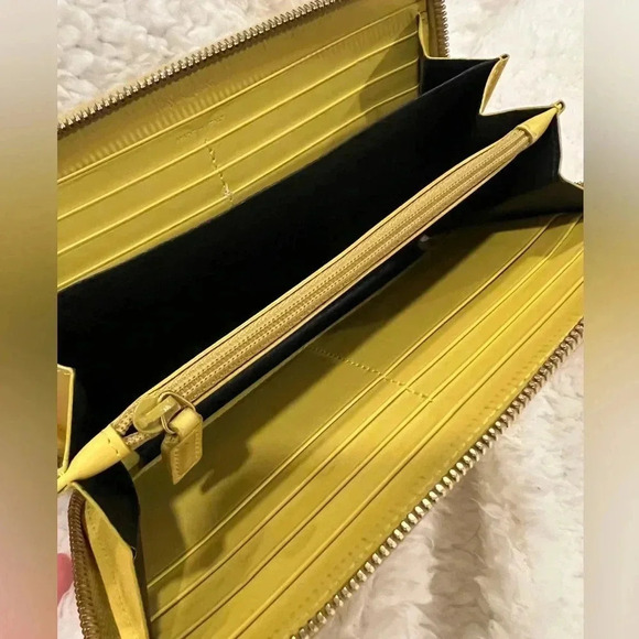 AS-IS Yves Saint Laurent Cassandra Patent Leather Zip Around Long Wallet USED - Picture 6 of 7